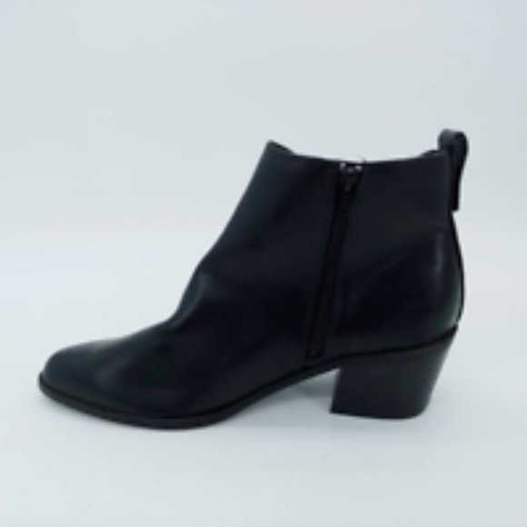 Express Womens Ankle Booties Black Zipper Almond Toe Cuban Heels Faux Leather 10 - Picture 2 of 10